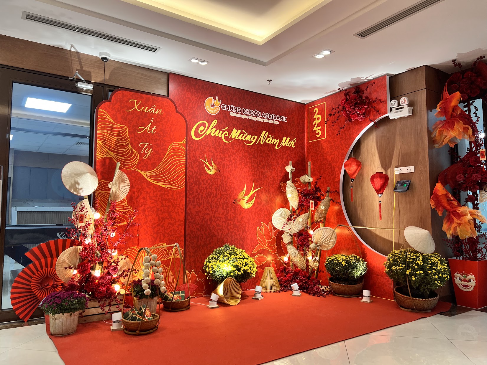 Trang trí Tết cửa hàng showroom tại Hà Nội - Tết Decor